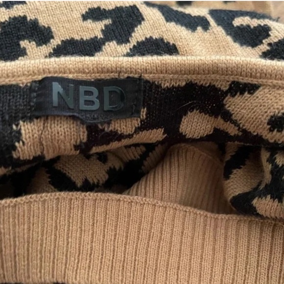 NBD sz. S Mallory leopard dress with open back - Picture 4 of 7